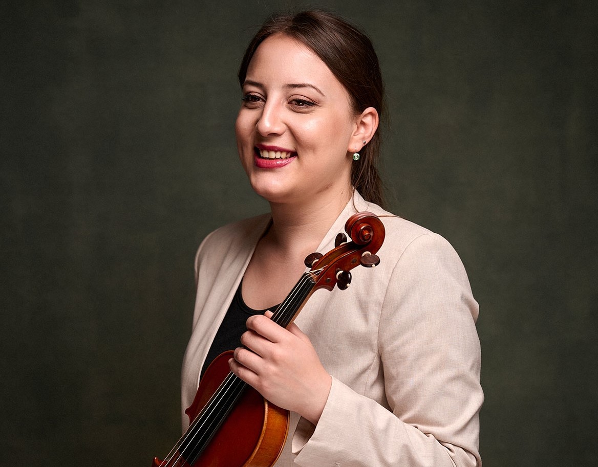 Milena Petković viola